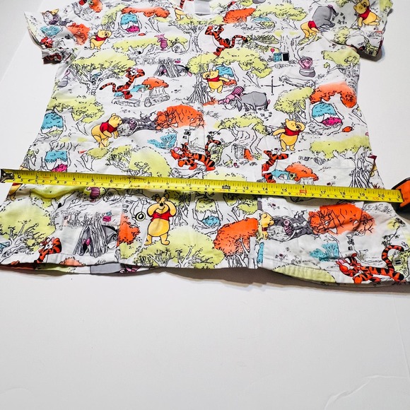 Disney Winnie the Pooh friends white background Med Scrub top - Picture 15 of 15